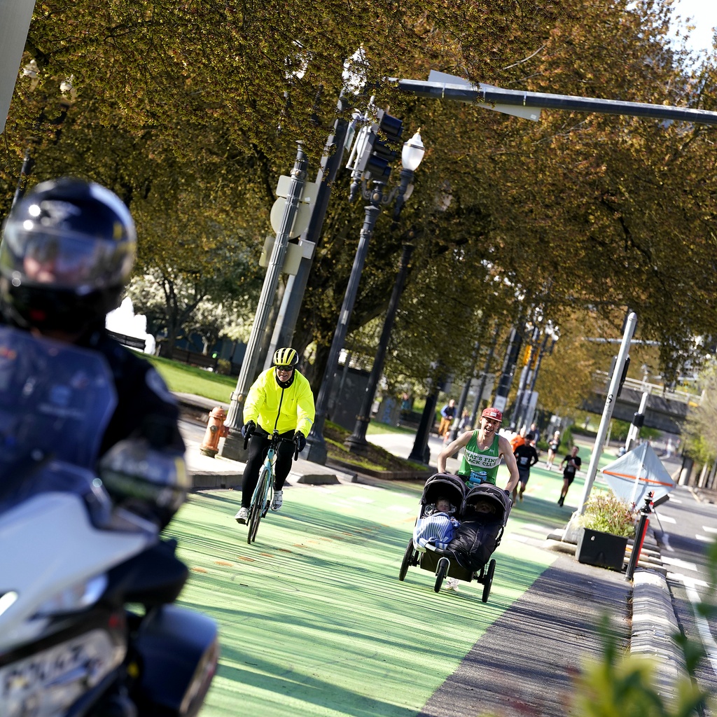 Willamette Greenway: The Twin Stroller Marathoner on Naito